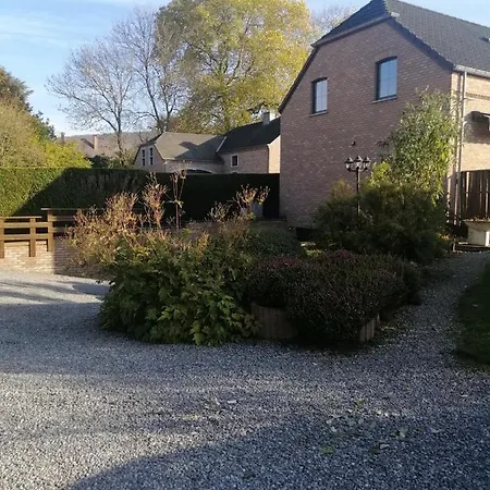 Gite Le Petit Nid Jacuzzi Sauna Intérieure *